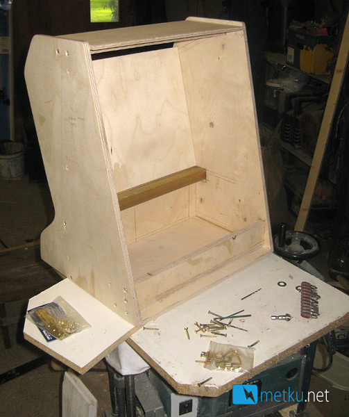 Project:: Arcade - Tutorial on how to build a desktop arcade cabinet