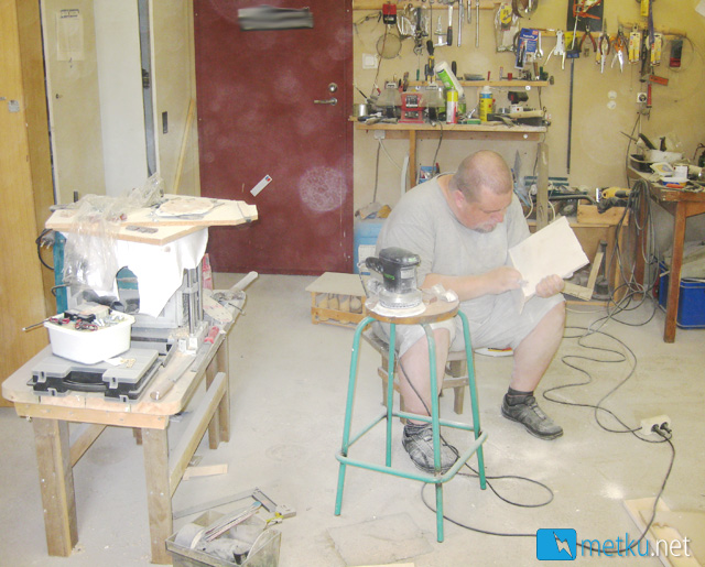 Project:: Arcade - Tutorial on how to build a desktop arcade cabinet