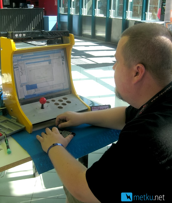 Project:: Arcade - Tutorial on how to build a desktop arcade cabinet