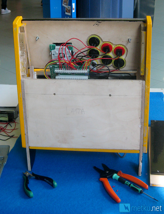Project:: Arcade - Tutorial on how to build a desktop arcade cabinet