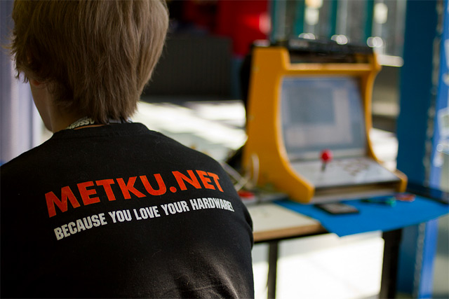 Project:: Arcade - Tutorial on how to build a desktop arcade cabinet