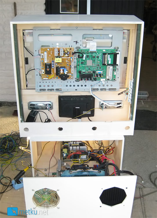 Metku Pinball - World first water cooled Pinball machine!