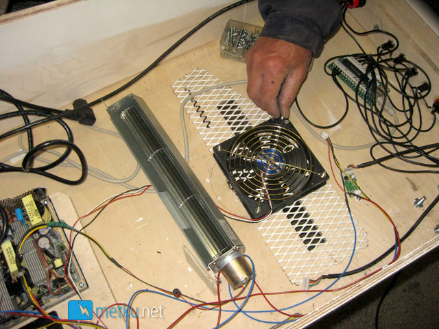 Metku Pinball - World first water cooled Pinball machine!