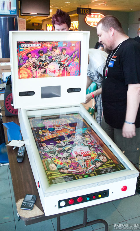 Metku Pinball - World first water cooled Pinball machine!