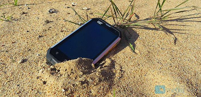 Caterpillar B15Q Smartphone - Stylish rugged smartphone