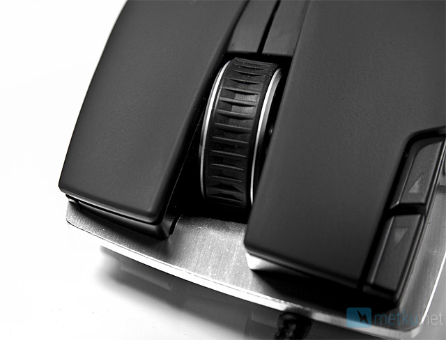 Corsair Vengeance M90 -pelihiiri - Tyylikäs pelirotta laserilla