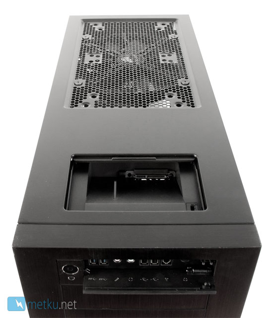 Corsair Obsidian 650D - Extremely stylish and well thought out case