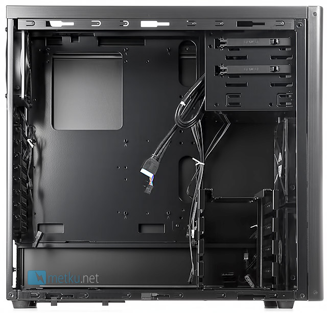 Lian Li PC-7HX -kotelo - Korkealaatuinen kotelo moneen käyttöön