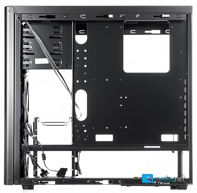 Lian Li PC-7HX -kotelo - Korkealaatuinen kotelo moneen käyttöön