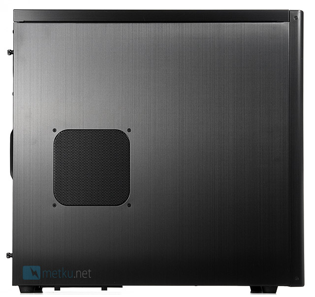 Lian Li PC-7HX -kotelo - Korkealaatuinen kotelo moneen käyttöön
