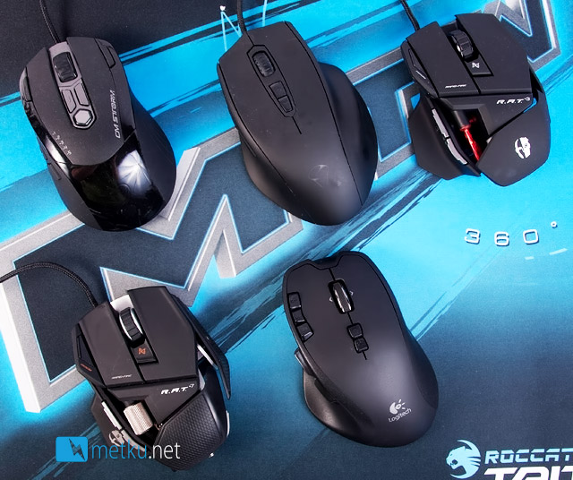 Logitech Wireless Gaming Mouse G700 - 13 MMORPG keys to keep your fingers busy