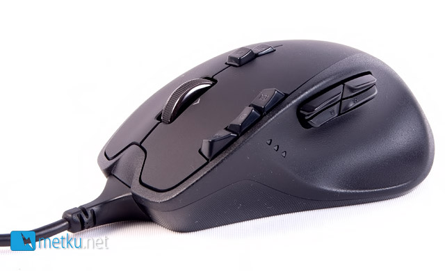Logitech Wireless Gaming Mouse G700 - 13 MMORPG keys to keep your fingers busy