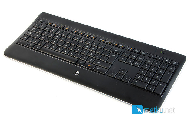 Logitech Wireless Illuminated Keyboard K800 - A very stylish wireless keyboard