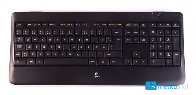 Logitech Wireless Illuminated Keyboard K800 - A very stylish wireless keyboard