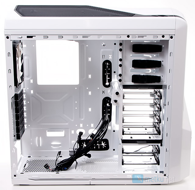 NZXT Phantom 410 - Enclosure with flexible cooling solutions