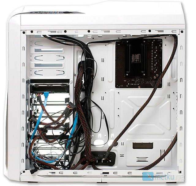 NZXT Phantom 410 - Enclosure with flexible cooling solutions