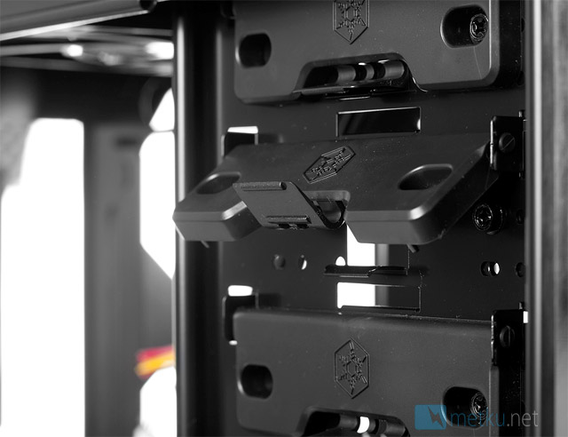 Silverstonetek TJ04-E System Enclosure - A very stylish case for any use