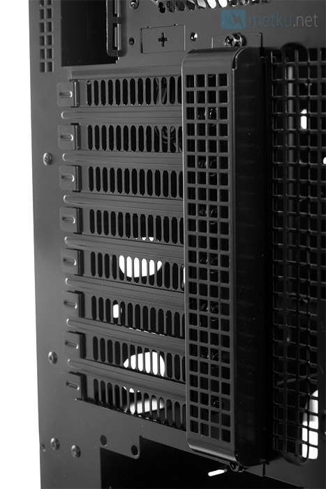 Silverstonetek TJ04-E System Enclosure - A very stylish case for any use
