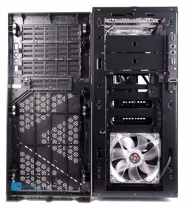 Thermaltake Armor A60 - Cool case with an USB3.0 connector