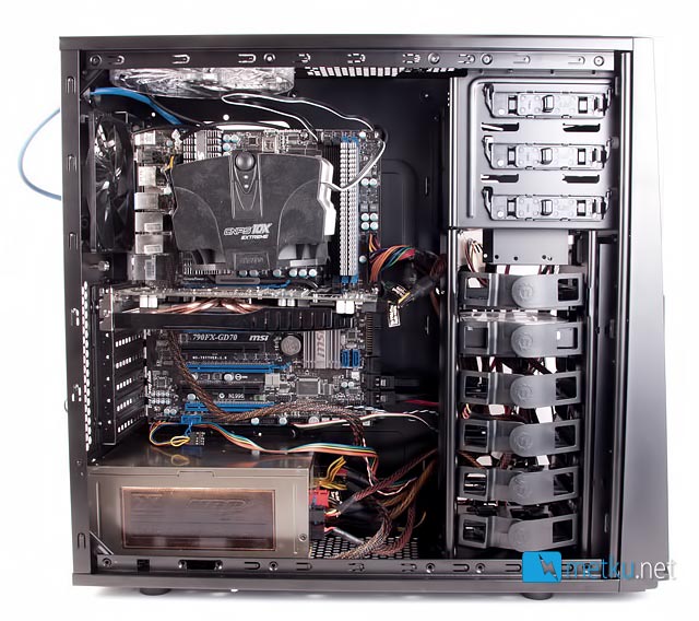 Thermaltake Armor A60 - Cool case with an USB3.0 connector