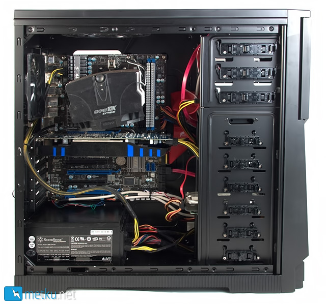 Thermaltake Armor A90 - Gaming case with eye-catching details